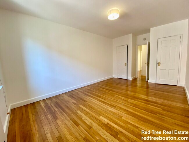 Photo - 337 Tappan St Unit 3