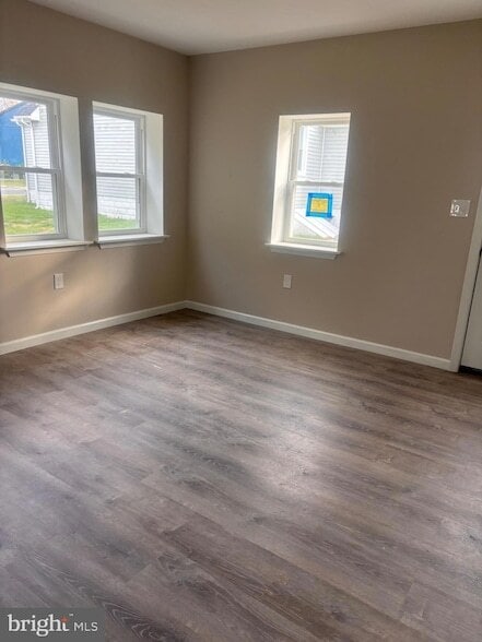 Photo - 113 N Hook Rd