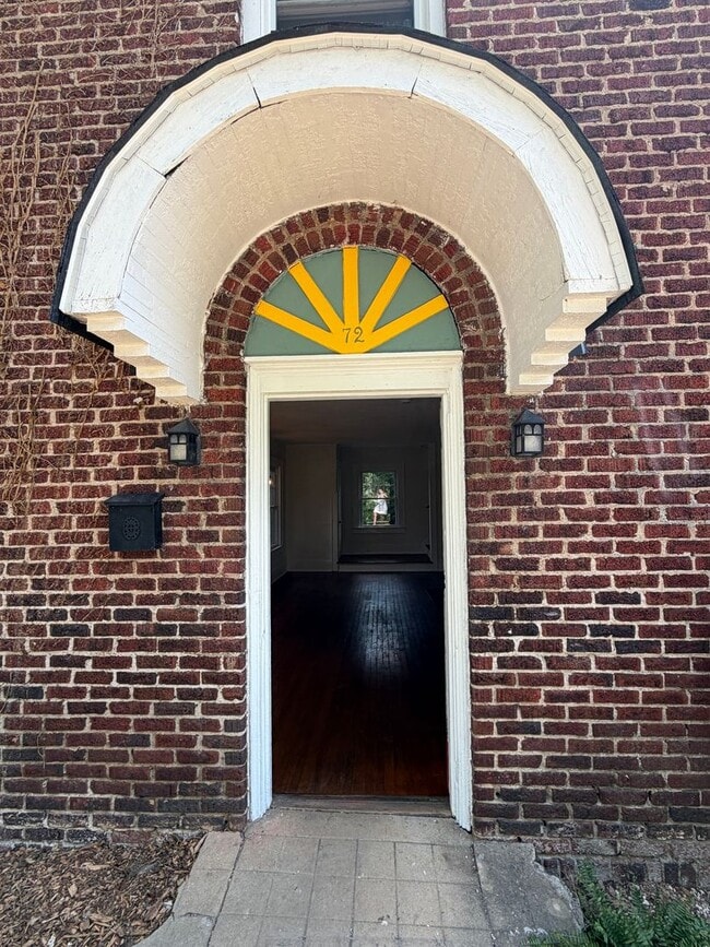 Photo - 72 Buchanan Ave