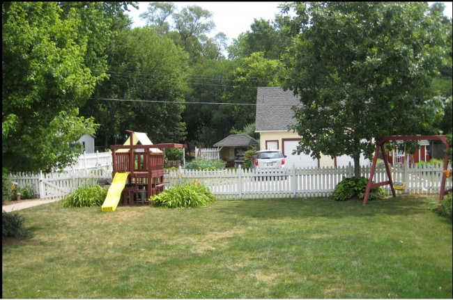 Photo - 14927 S Bartlett Ave