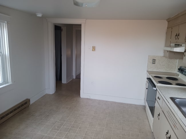 Photo - 35 Hartman Bridge Rd Unit B