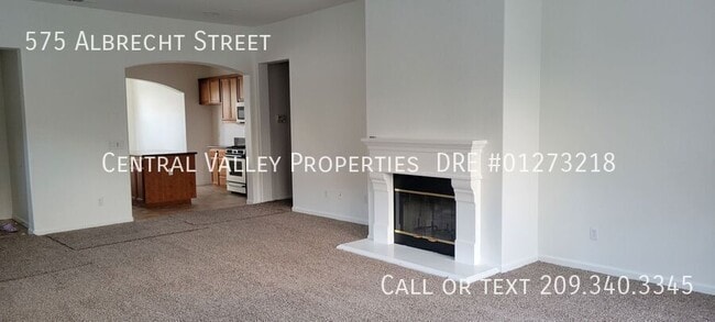 Photo - 575 Albrecht St