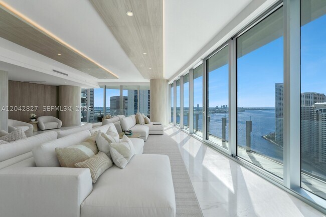 Building Photo - 300 Biscayne Blvd Unit 2701