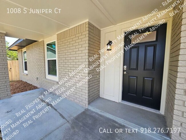 Photo - 1008 S Juniper Ct