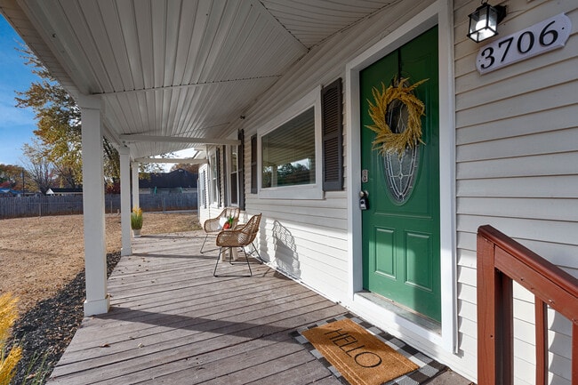 Photo - 3706 Emm Ell St SW