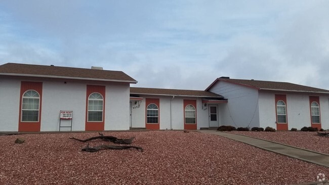 Front - 333 W Concho Dr Rental