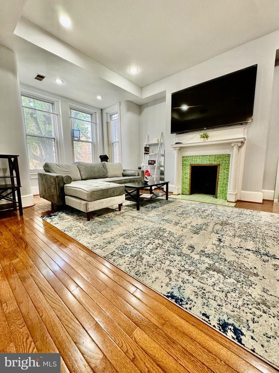 Photo - 2206 1st St NW