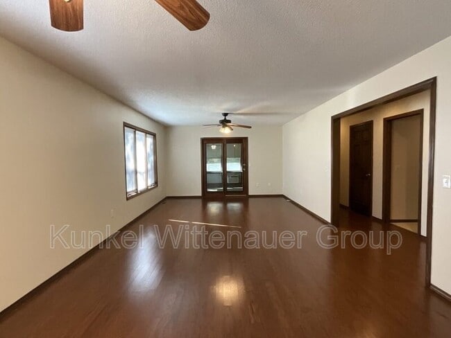 Photo - 9 Old Orchard Ln