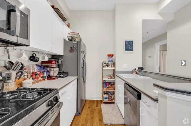 Building Photo - 183 Saint Botolph St Rental