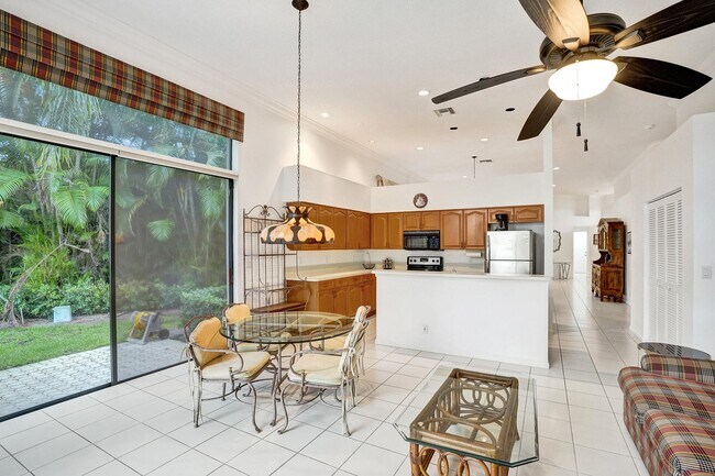 Photo - 4553 Barclay Fair Way