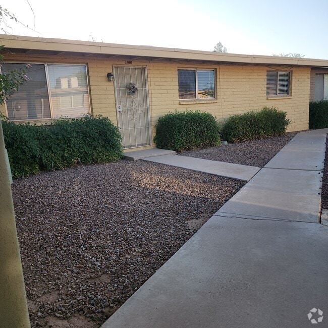 Building Photo - 3001 E Blacklidge Dr Rental