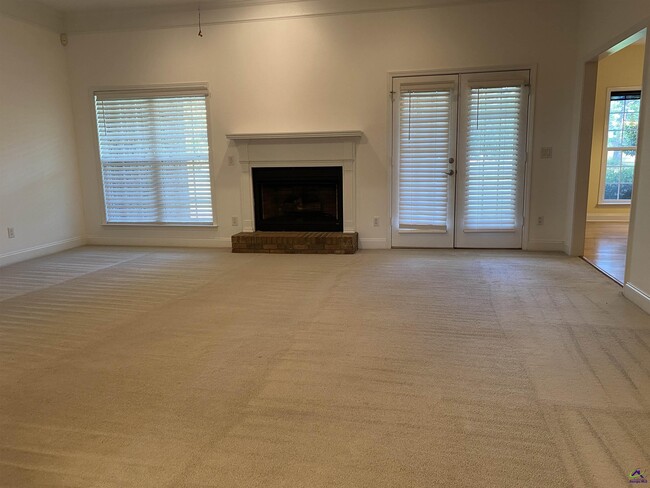 Photo - 408 Stathams Way