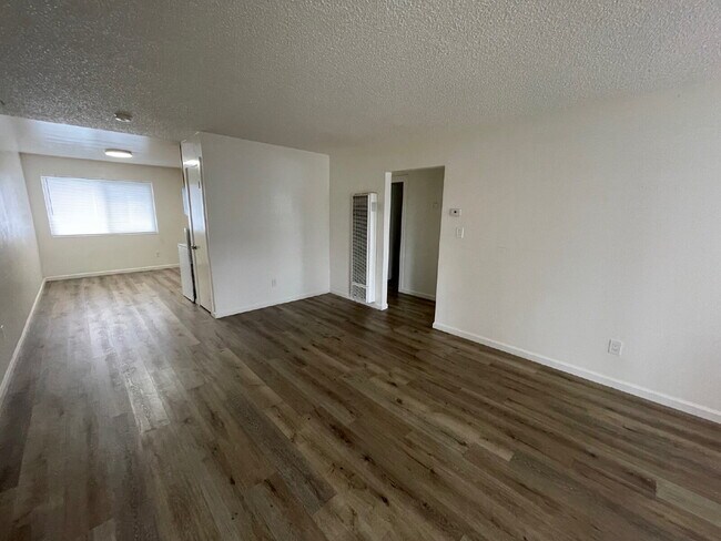 Photo - 2-Bed Condo Retreat with Elegant Granite Touches in Antioch Unidad 2
