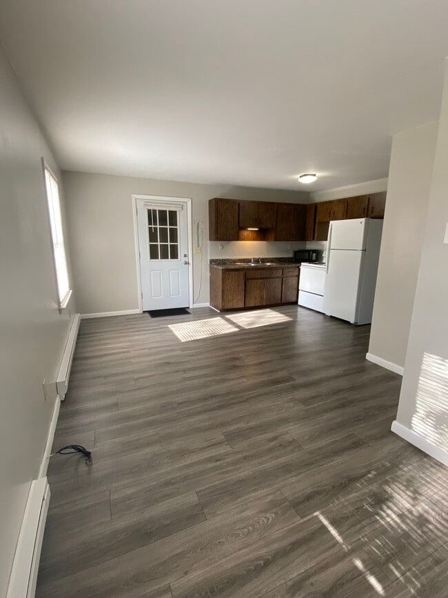 Building Photo - 70 West St Unit 2