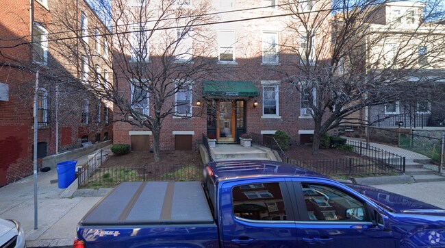 Building Photo - 8 Barrows St Rental