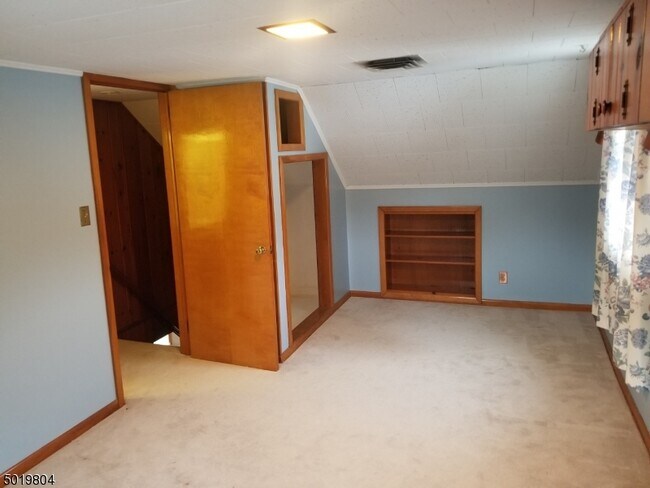 37 Fair Hill Rd