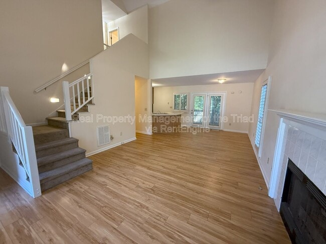 Photo - 3802 King Edward Ct