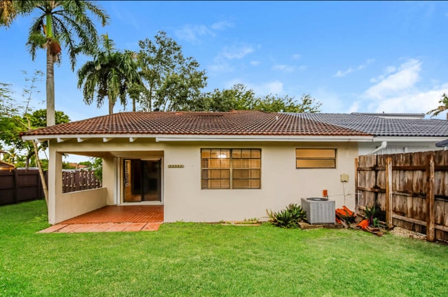 Building Photo - 20018 W Oakmont Cir