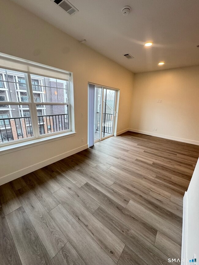 Photo - 414 Berlin Tpke Unidad 1102