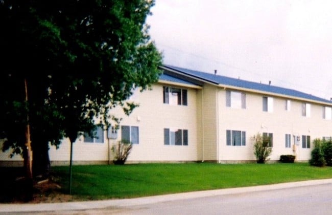 Bitter Creek Apartments - Bitter Creek Apartments