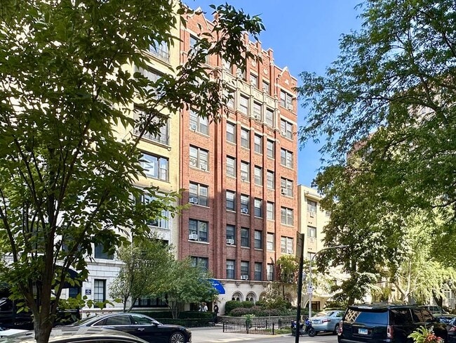 Photo - 325 W Wellington Ave Unit J07P