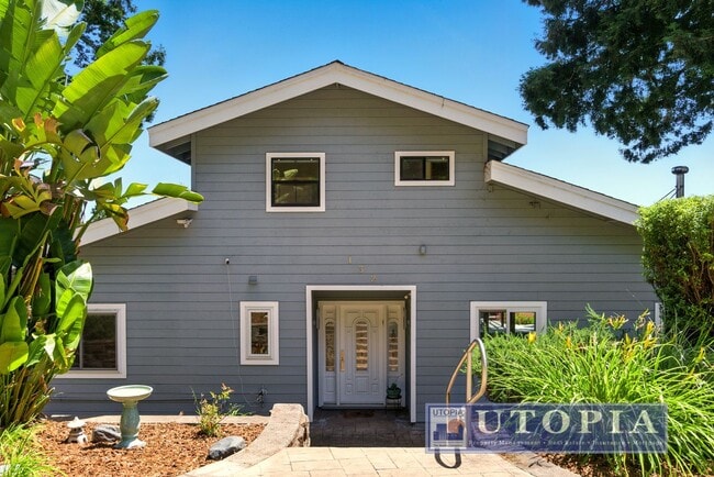 Photo - Stunning and Spacious 3 bedroom, 3 bathroo...