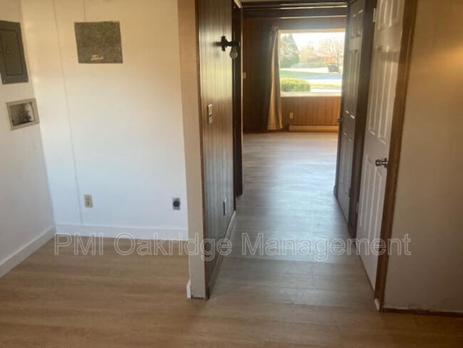 Photo - 1527 Spruce Ave
