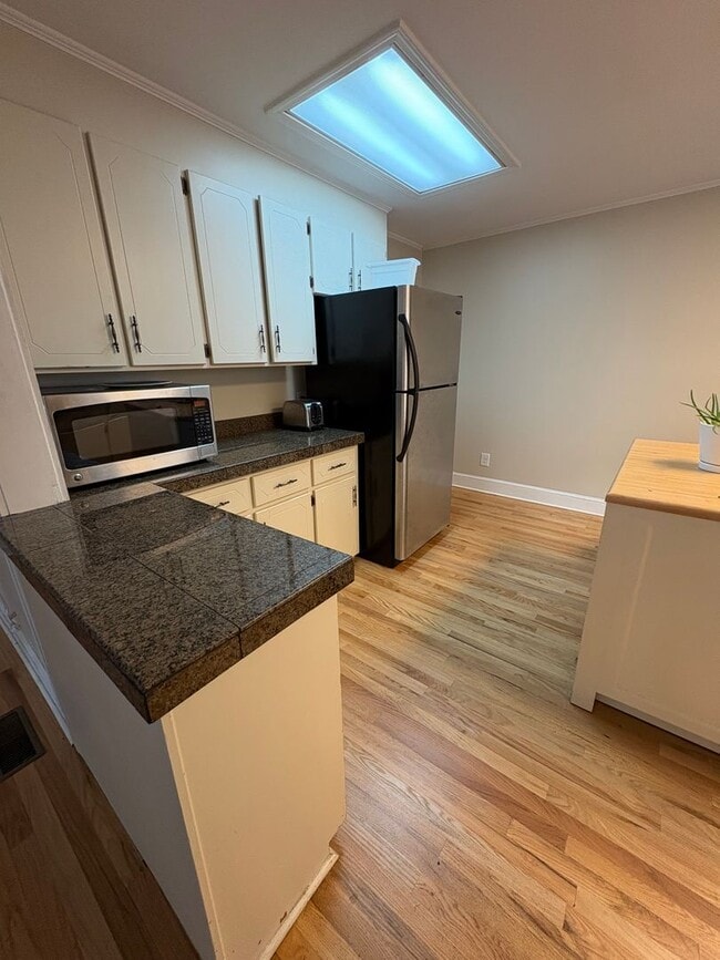 Photo - 3 Bedroom 2.5 Bath Townhome in Downtown Gr...