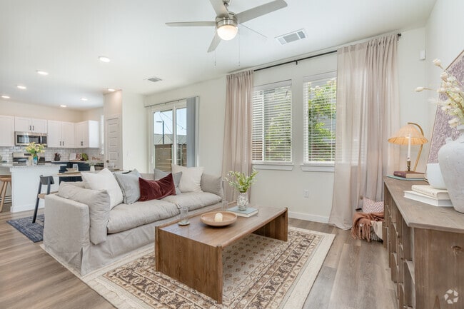 2 habitaciones, 2 baños, 1146 pies cuadrados, sala de estar - YardHomes®  Parkside