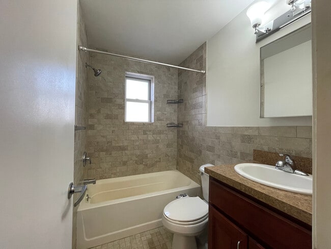 Photo - 1600 Church Rd Unit B211