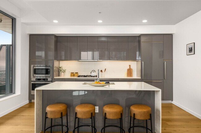 Photo - Great Nexus Condo For Rent Unit 3601