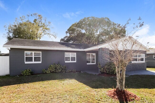 Photo - 2022 Valencia Cir