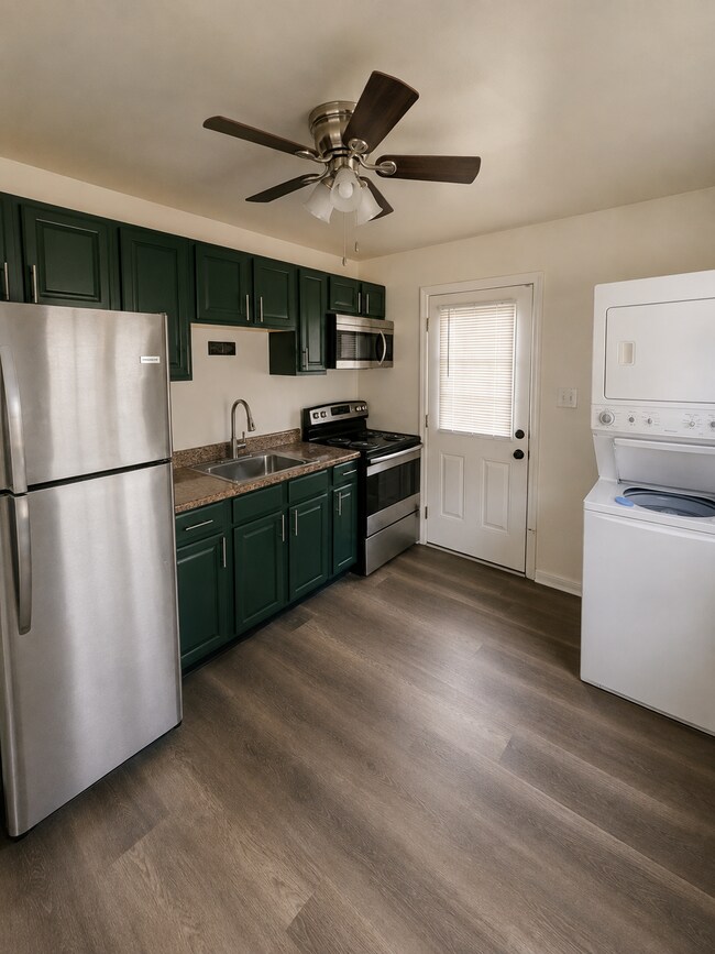 Photo - 1603 Monteiro Ave Unidad 1603
