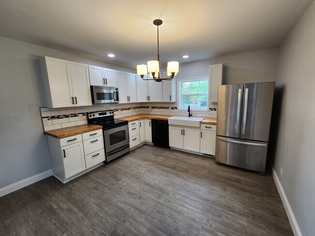 Kitchen - 629 Central Ave