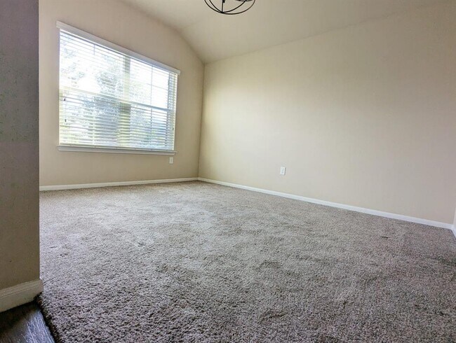 Photo - 405 Camellia Dr