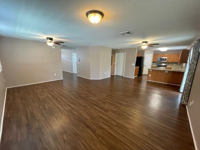 Photo - 4bed, 3bath, 2 Car Garage and fenced yard!