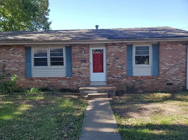 Building Photo - 1440-1442 E Cairo Unit 1440 E Cairo St