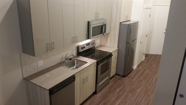 Photo - Larson Building