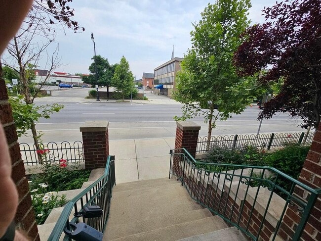 Photo - 120 E Mound St Unit 2