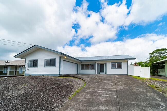 Building Photo - Available in Hilo - 3bd/2ba Home