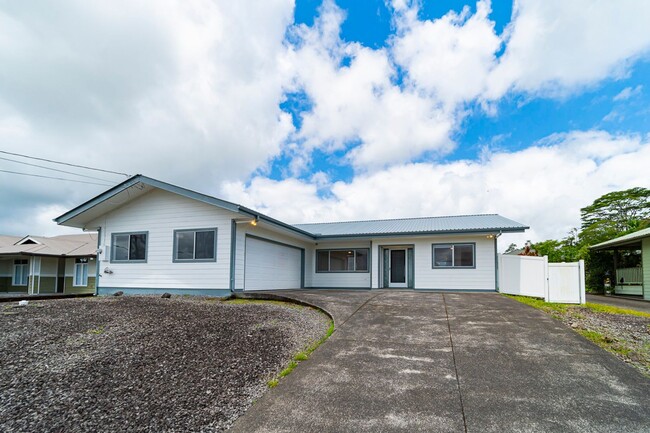 Available in Hilo - 3bd/2ba Home - Available in Hilo - 3bd/2ba Home