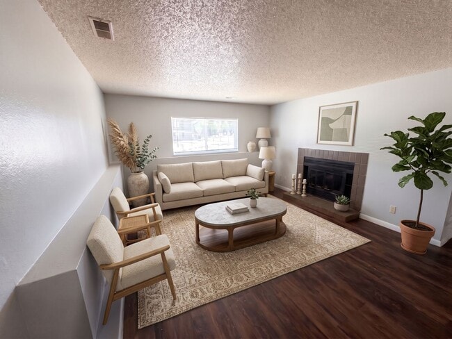 4479 E Pikes Peak Ave Unidad 4479
