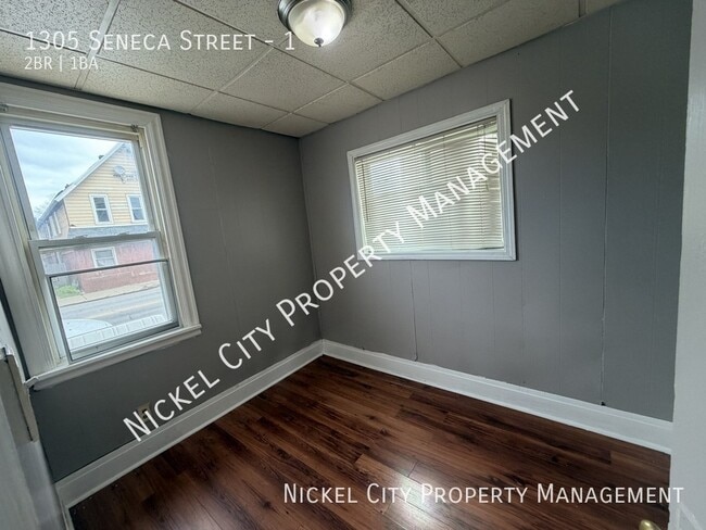 Photo - 1305 Seneca St Unit 1