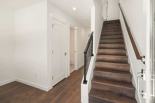 Photo - 2bd/1.75ba Seattle Townhome