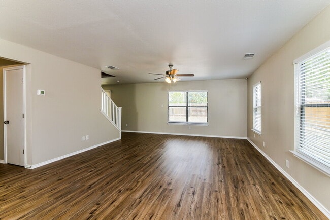 Photo - 7934 Dueling Oak