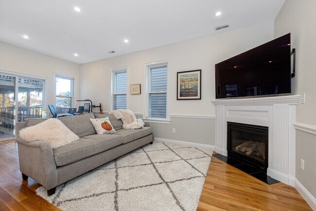 Photo - 357 W Fourth St Condo Unit 2