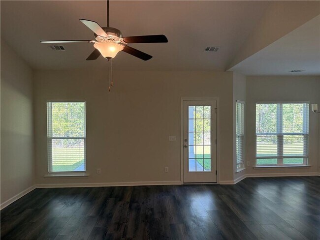 Photo - 109 Chalk Farm Wy