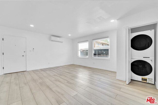 Photo - 926 N Spaulding Ave Unidad 4