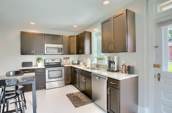 Photo - 144 W Chocolate Ave