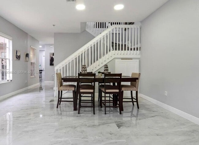 Photo - 14709 SW 6th St